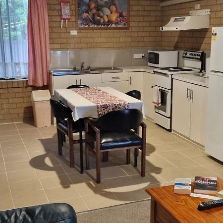 Lone Pine Motel Corowa Esterno foto