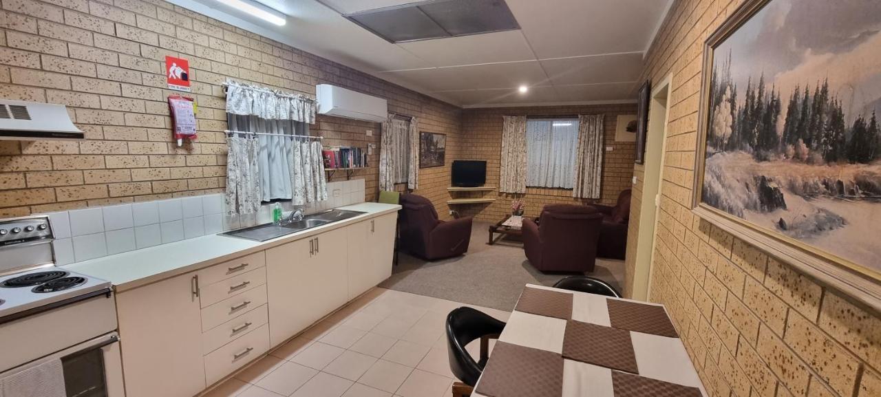 Lone Pine Motel Corowa Esterno foto