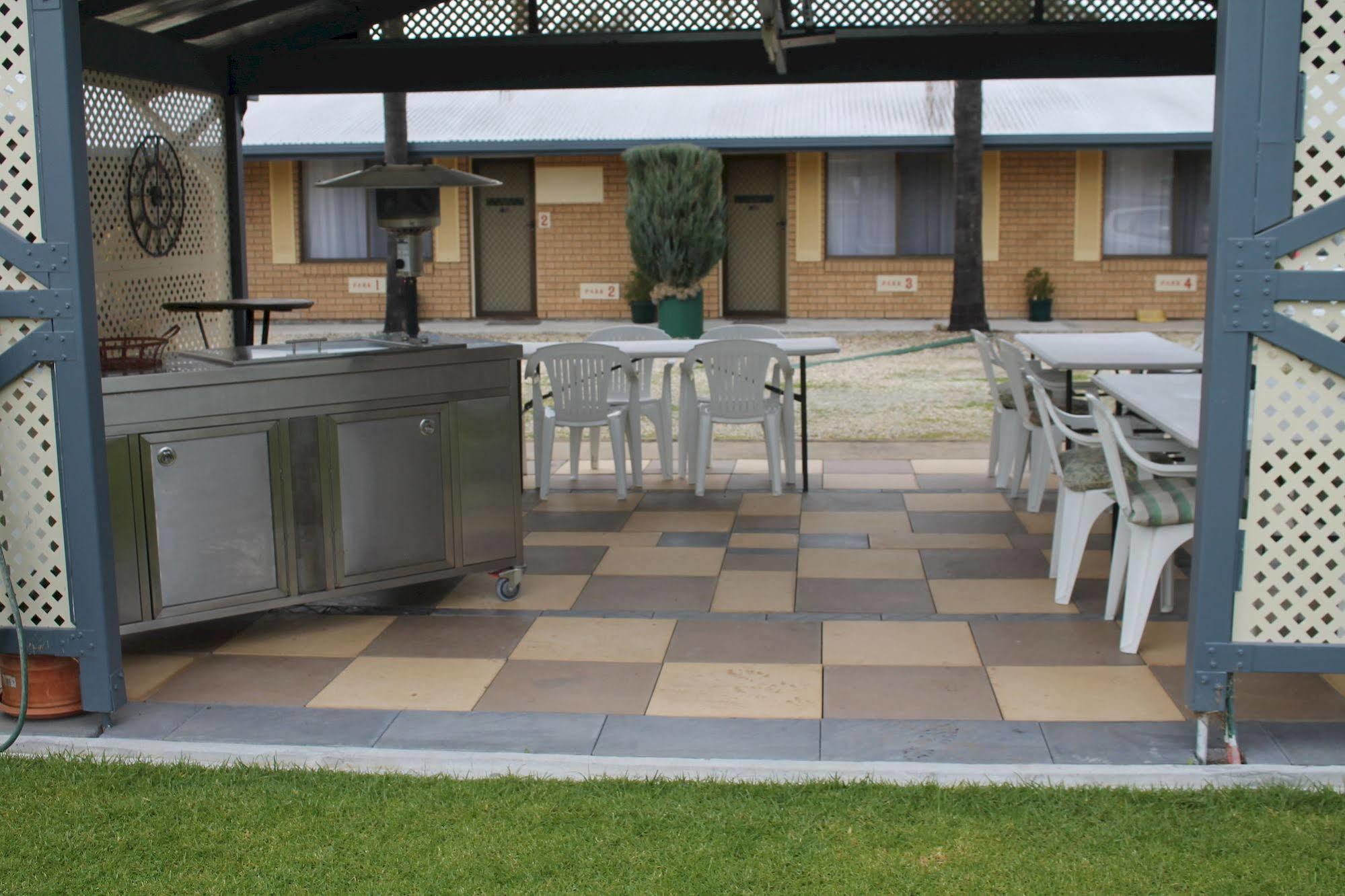 Lone Pine Motel Corowa Esterno foto