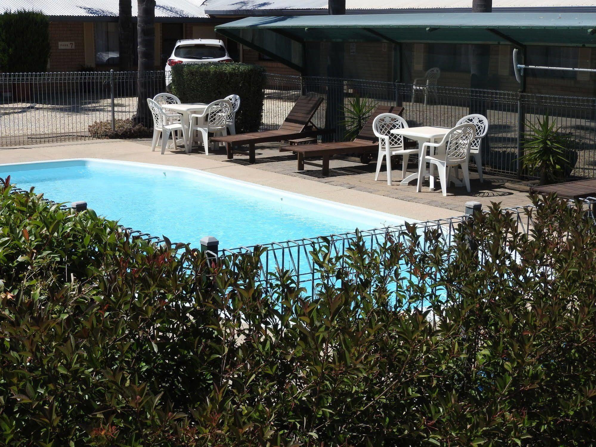 Lone Pine Motel Corowa Esterno foto